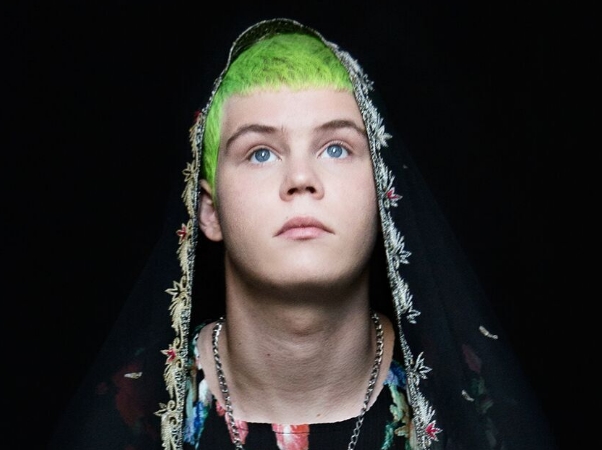 Yang lean. Yung. Янглин. Шведский рэпер. Yung Lean с зелеными волосами.