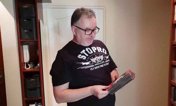 Hirek Wrona w koszulce Stoprocent