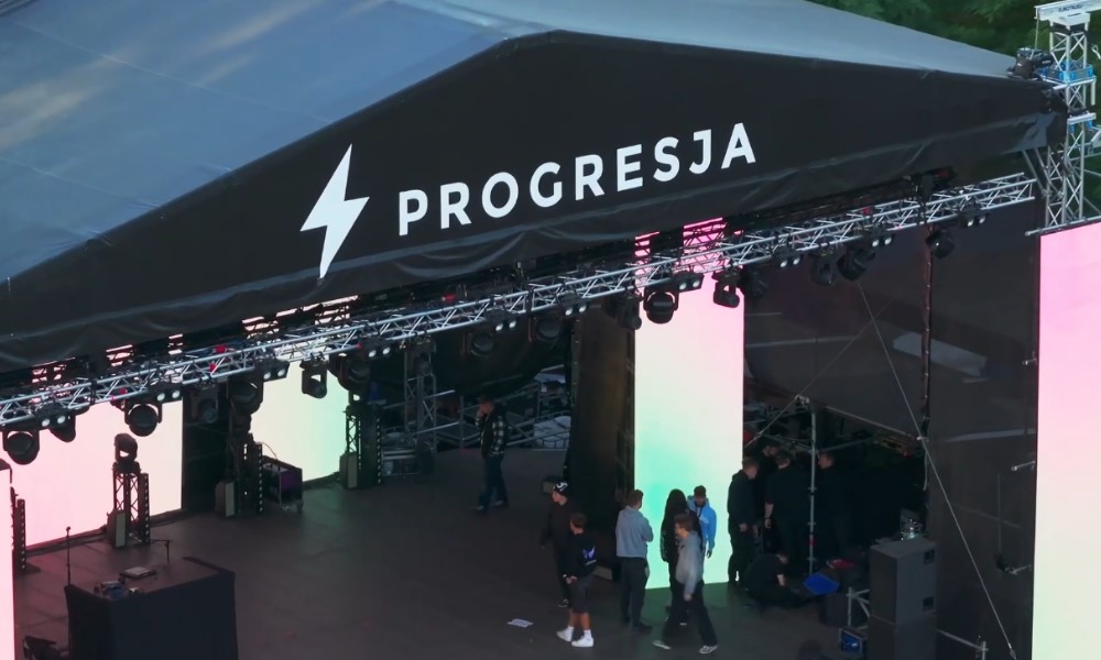 letnia scena progresji